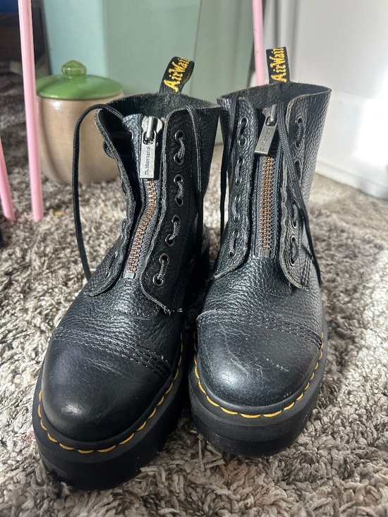 Dr. Martens Sinclair Platform Boots! - Picture 1 of 9